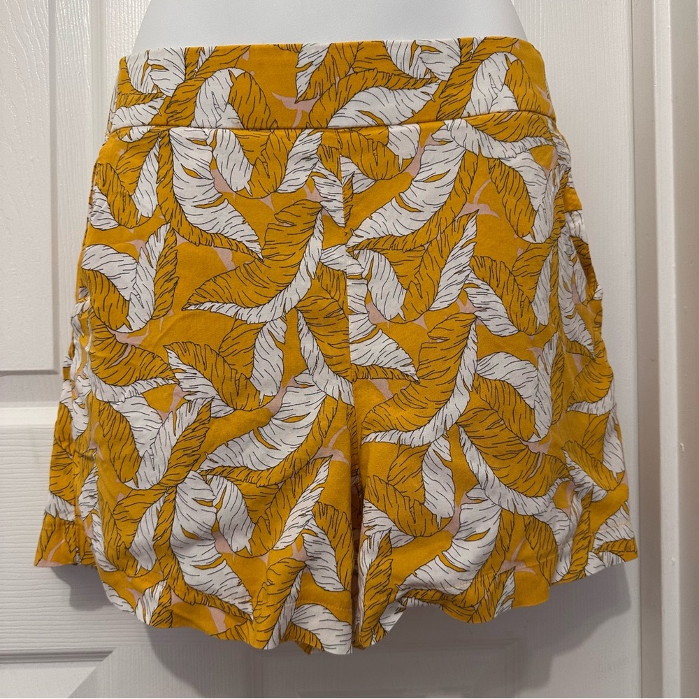 Nine West Women's Gold & White Size Medium Floral Culotte Shorts Elastic Waist